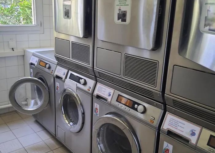 Studio Dans Residence Pour Location Courte Duree Et Etudiants Parking Gratuit