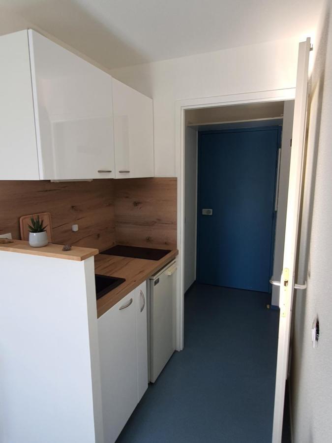 Apartment Dans Pour Location Courte Duree Et Etudiants Parking Gratuit